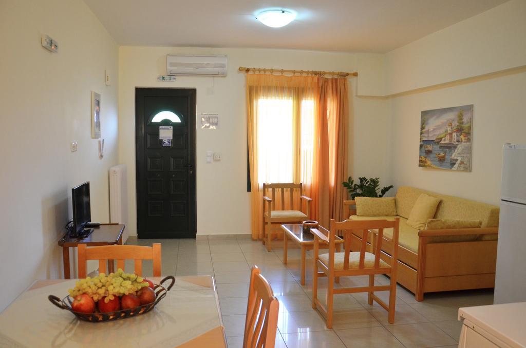 Hotel Patelis Poulithra Exterior photo