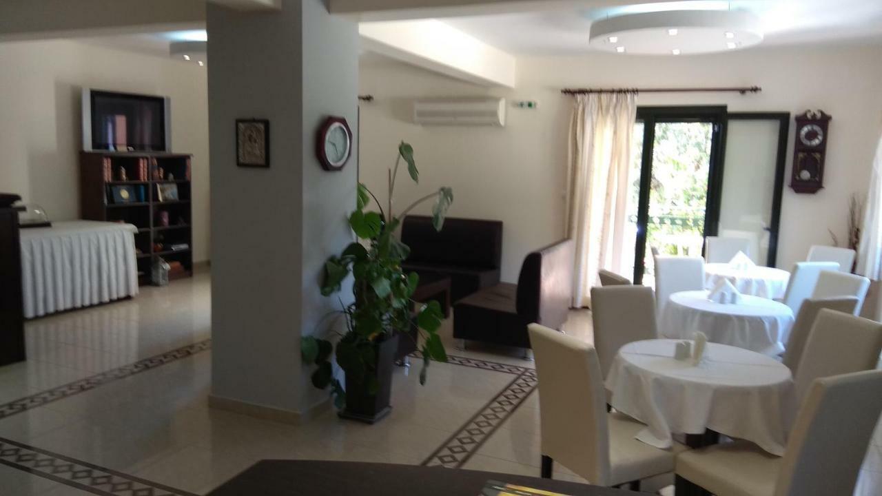 Hotel Patelis Poulithra Exterior photo